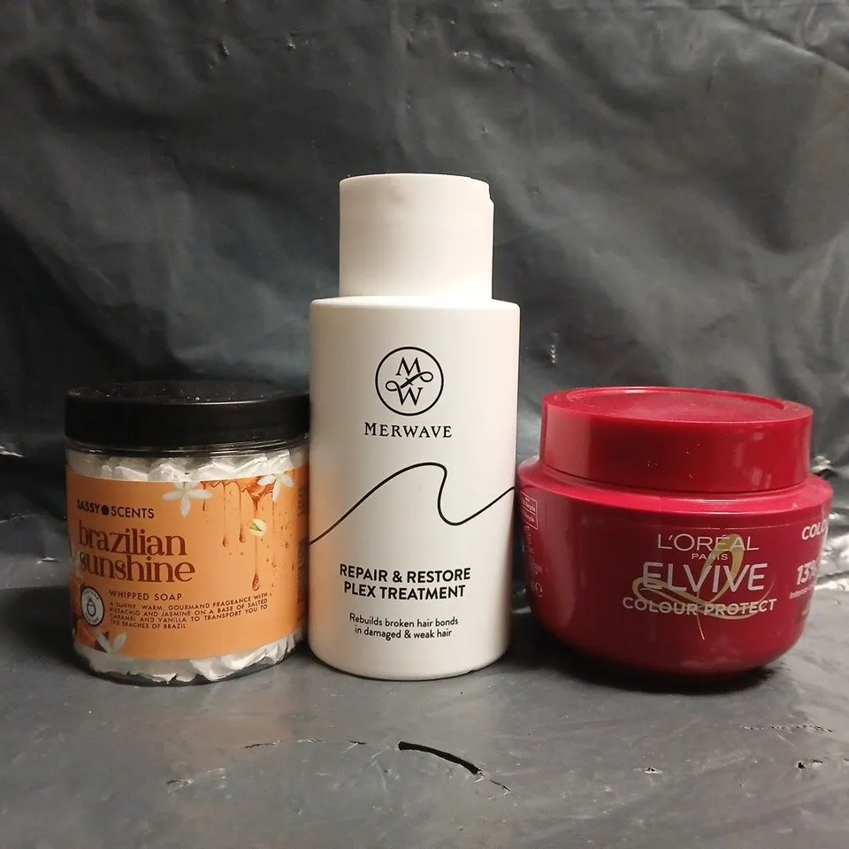 APPROXIMATELY 15 ASSORTED COSMETIC ITEMS TO INCLUDE MERWAVE, L'ORÉAL, ETC - COLLECTION ONLY