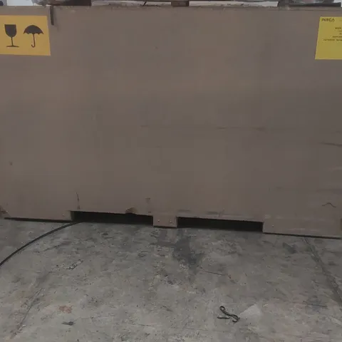 PALLET CONTAINING COMMERCIAL DISPLAY UNIT PARTS