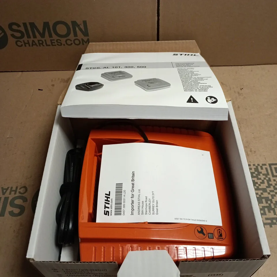 STIHL AL 300/500 BATTERY HIGH SPEED CHARGER 