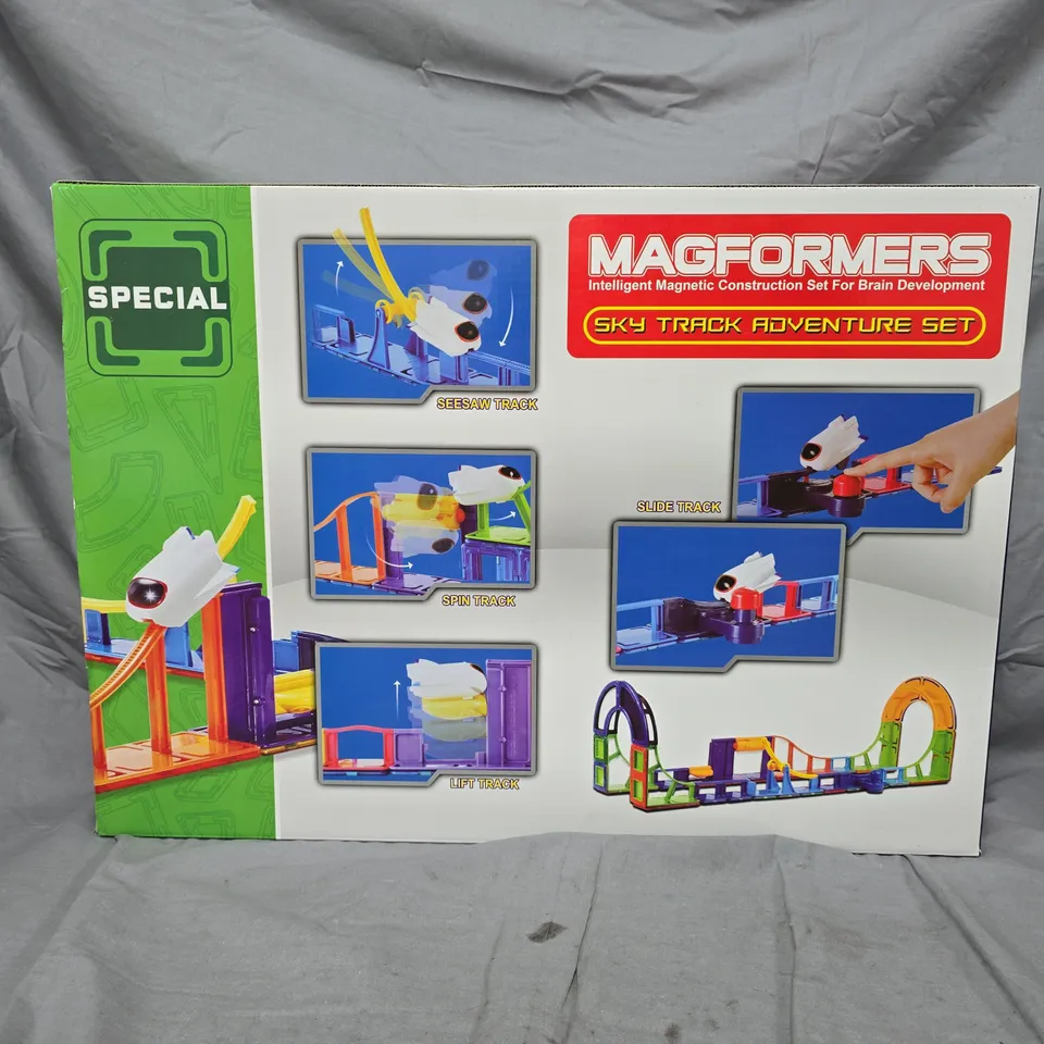 BOXED MAGFORMERS SKY TRACK ADVENTURE SET