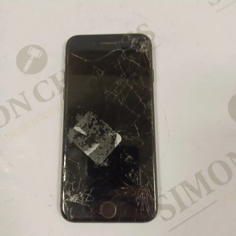 APPLE IPHONE 7 (A1778) SMARTPHONE