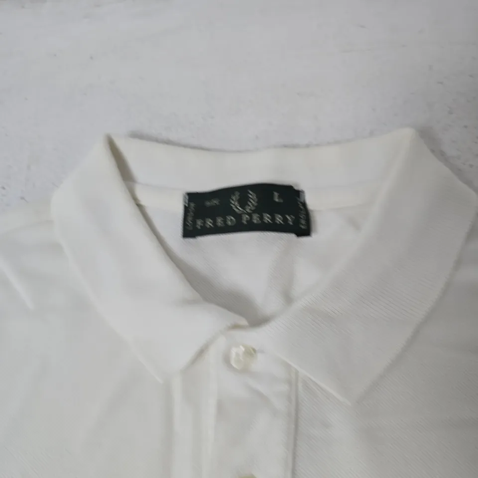 FRED PERRY CASUAL POLO SHIRT - LARGE