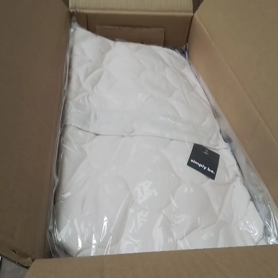 BOXED BRAND NEW APPROXIMATELY 10 SIMPLY BE STONE QUILTED JACKET SIZE 20