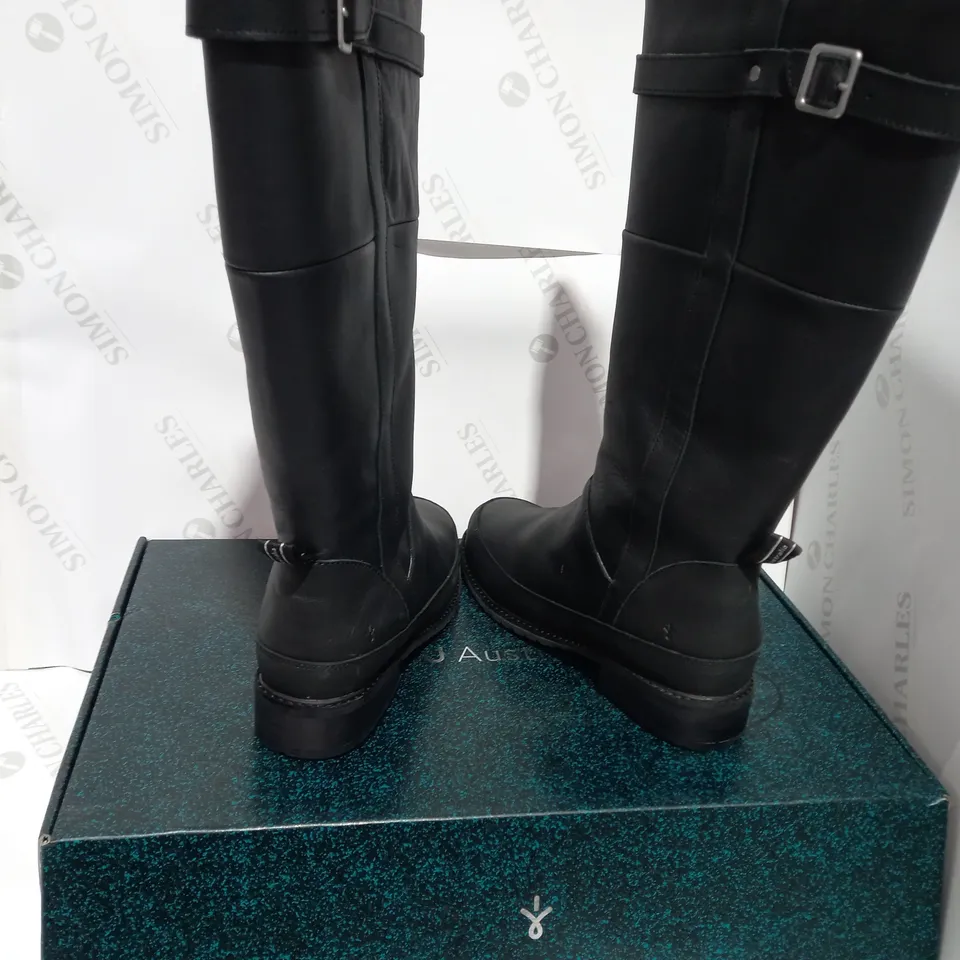 BOXED PAIR OF EMU BLACK LEATHER BOOTS  - SIZE 7