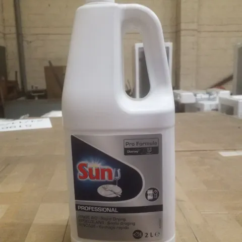 BOX CONTAINING 6 BRAND NEW SUN PROFESSIONAL RINSE AID 2L