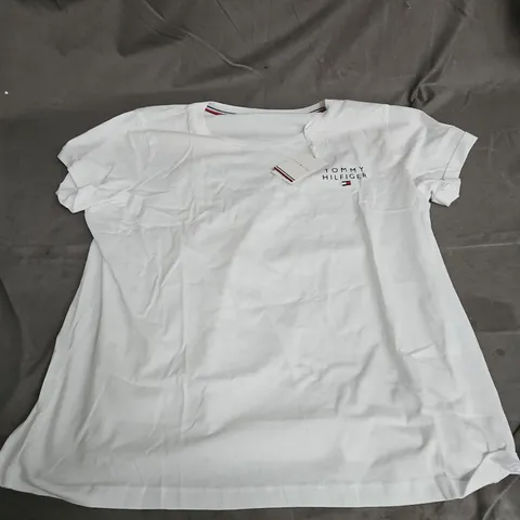 TOMMY HILFIGER SHORT SLEEVE TSHIRT IN WHITE SIZE L