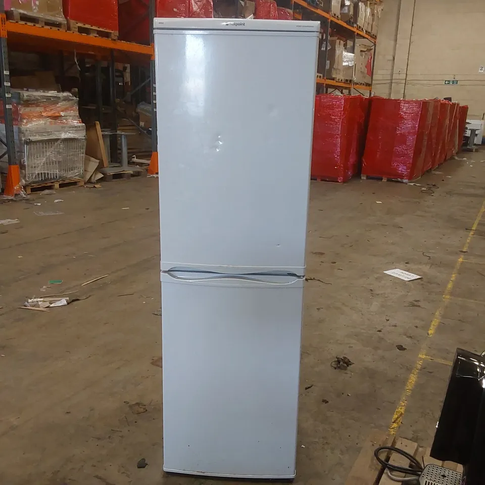HOTPOINT RFA52P FREESTANDING FRIDGE FREEZER