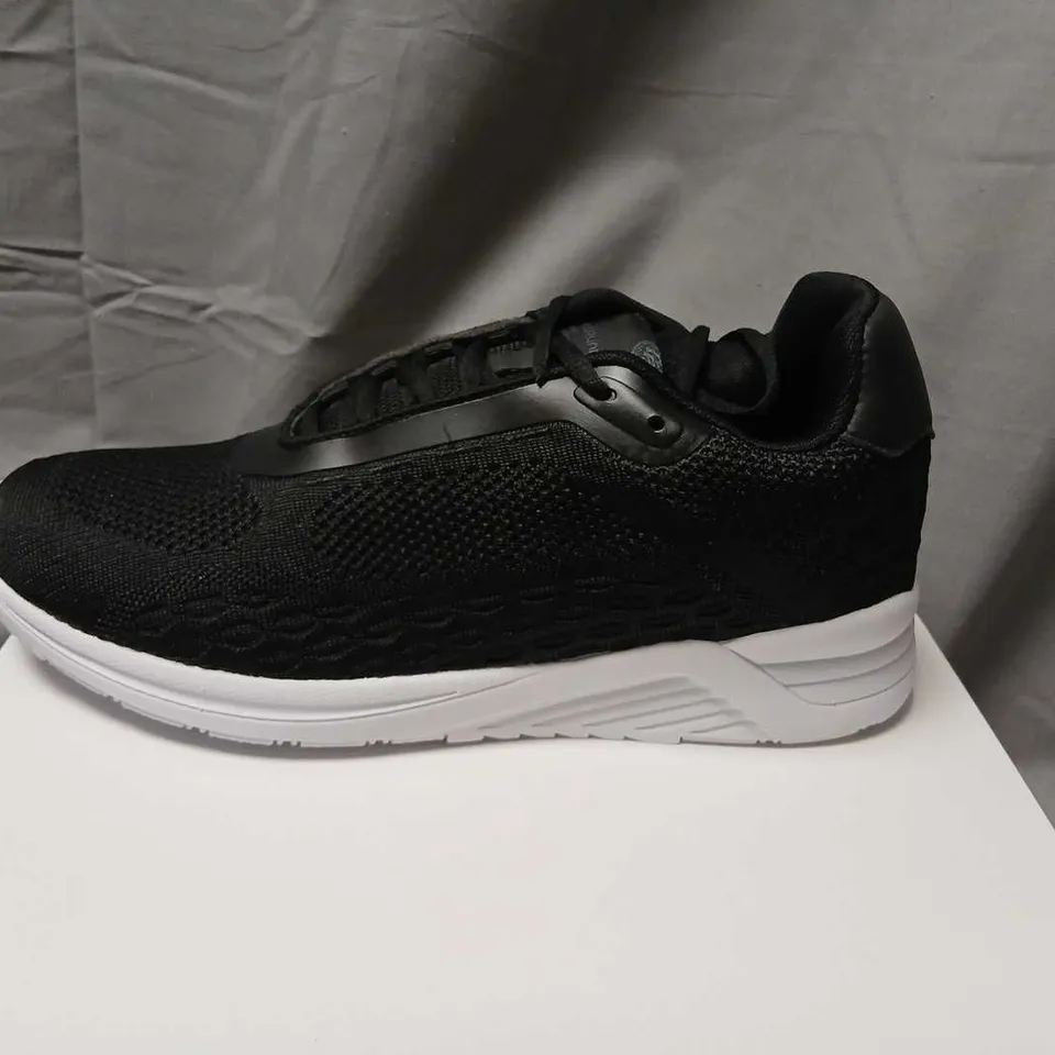 CONZURI MEN'S BLACK MESH TRAINERS UK 9.5 (US 10.5)