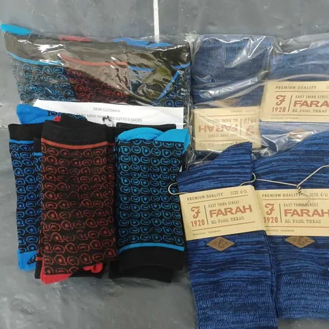 APPROXIMATELY 136 PAIRS OF SOCKS TO INCLUDE MEN'S FARAH ZIG ZAG SOCKS