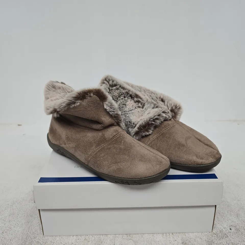 PADDERS ESME SLIPPERS IN TAUPE SIZE 6 BOXED