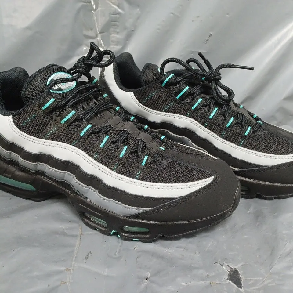 PAIR OF NIKE AIR MAX SHOES IN BLACK/GREY/CYAN SIZE UK 8.5