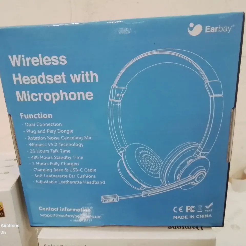 BOX CONTAINING LARGE AMOUNT OF BOXED ELECTRICAL ITEMS TO INCLUDE: PHONE CASES, HEADPHONES, LIGHT BULBS, PREMIUM PODCAST SET UP, KARAOKE MIC AND LOTS MORE.