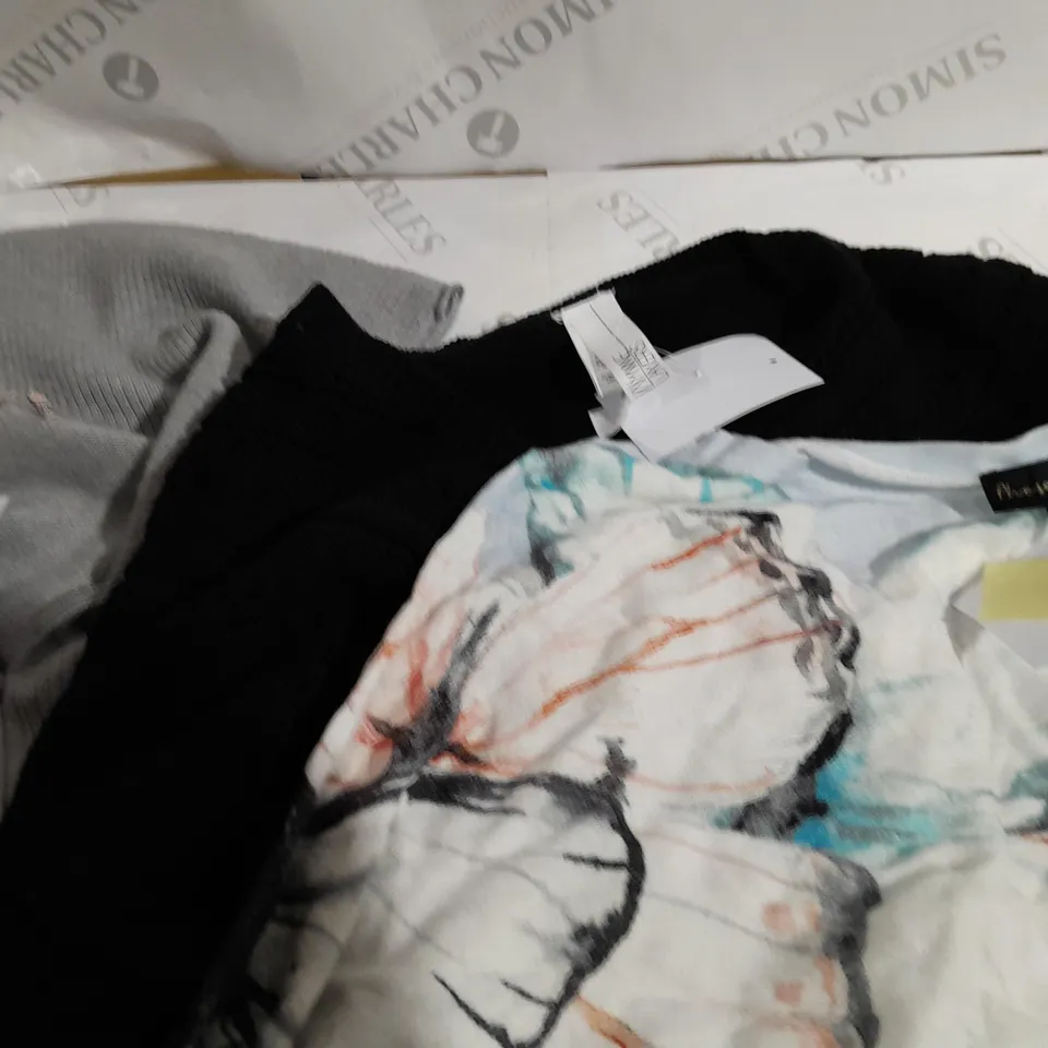 BOX OF APPROXIMATELY 12 ASSORTED ITEMS OF CLOTHING TO INCLUDE MARLA WYNNE, BADGELY MISCHKA, PHASE EIGHT, ETC