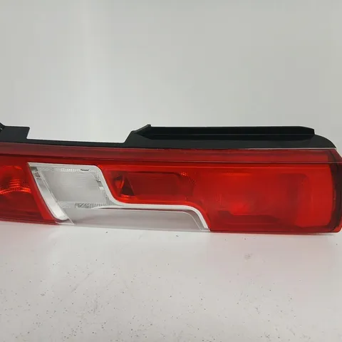 TAIL LIGHT ASSEMBLY FOR VEHICLE – RED LENS WITH CLEAR SECTION (USED)