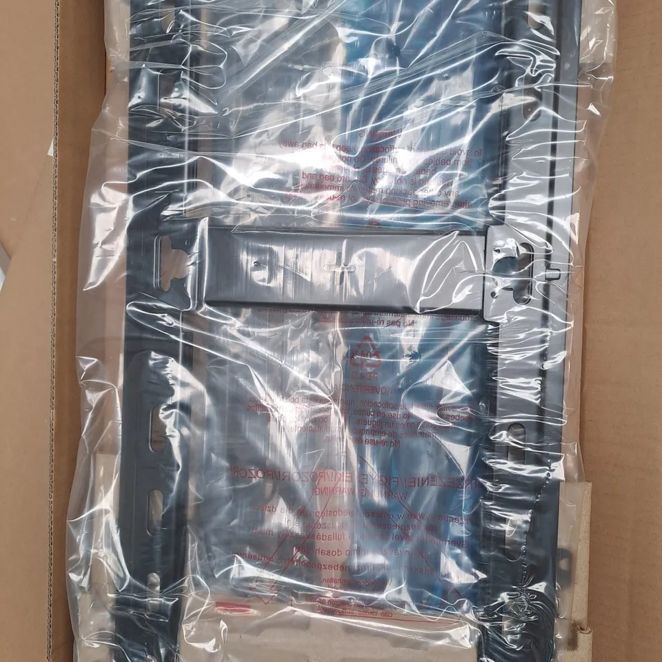 BOXED CHIEF RLF3 UNIVERSAL FIXED WALL MOUNT - COLLECTION ONLY
