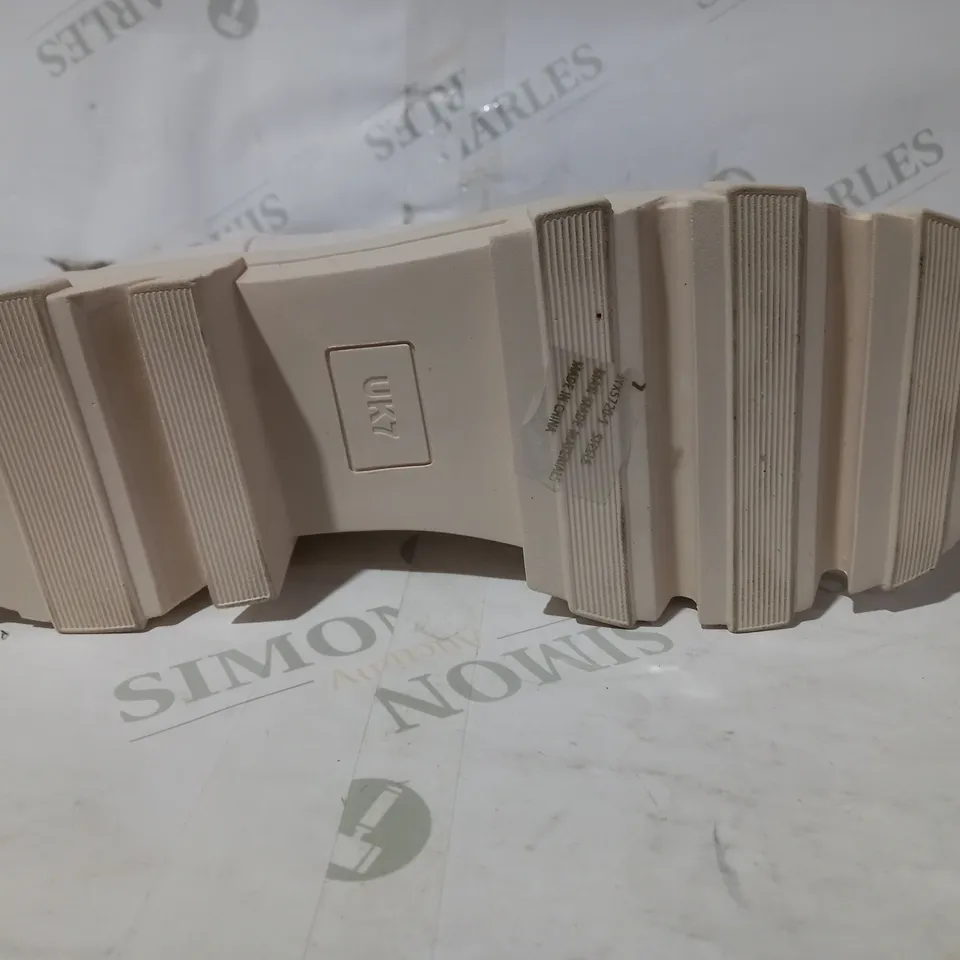 BOXED PAIR OF EGO FAUX LEATHER BOOTS IN BEIGE UK SIZE 7
