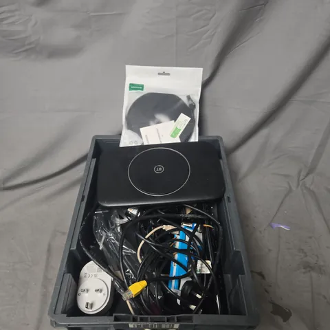 APPROXIMATELY 10 ASSORTED ELECTRICAL ITEMS 