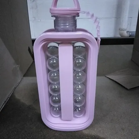 BOXED DESIGNER ICE CUBE MAKER