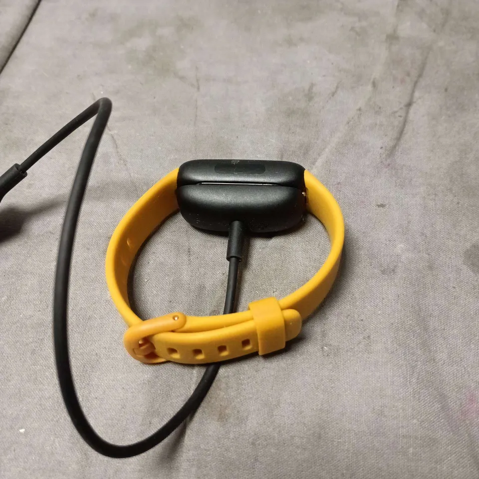 FITBIT INSPIRE 3 HEALTH AND FITNESS TRACKER IN YELLOW/ORANGE. UNBOXED