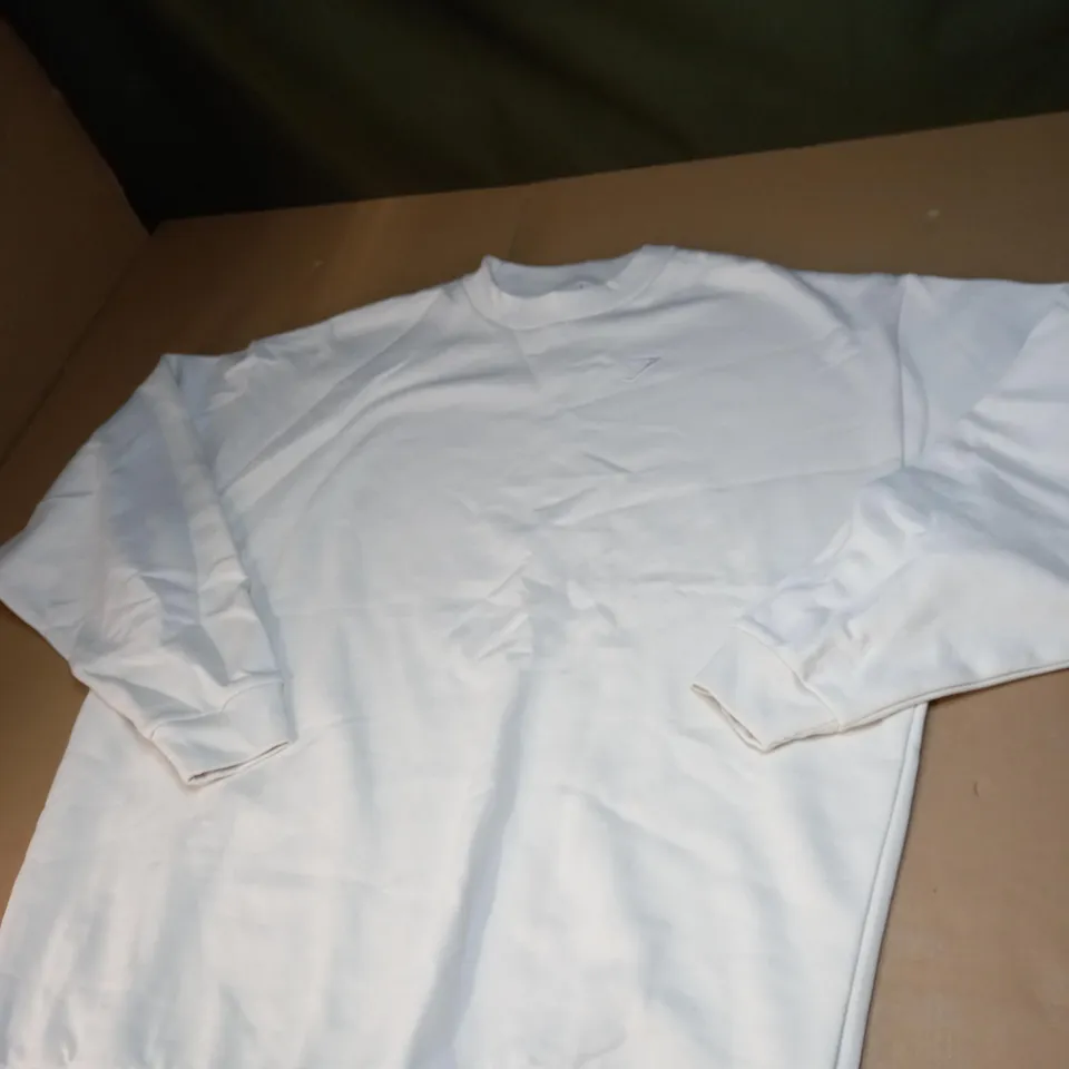 MENS GYMSHARK JUMPER IN OFF WHITE SIZE SMALL
