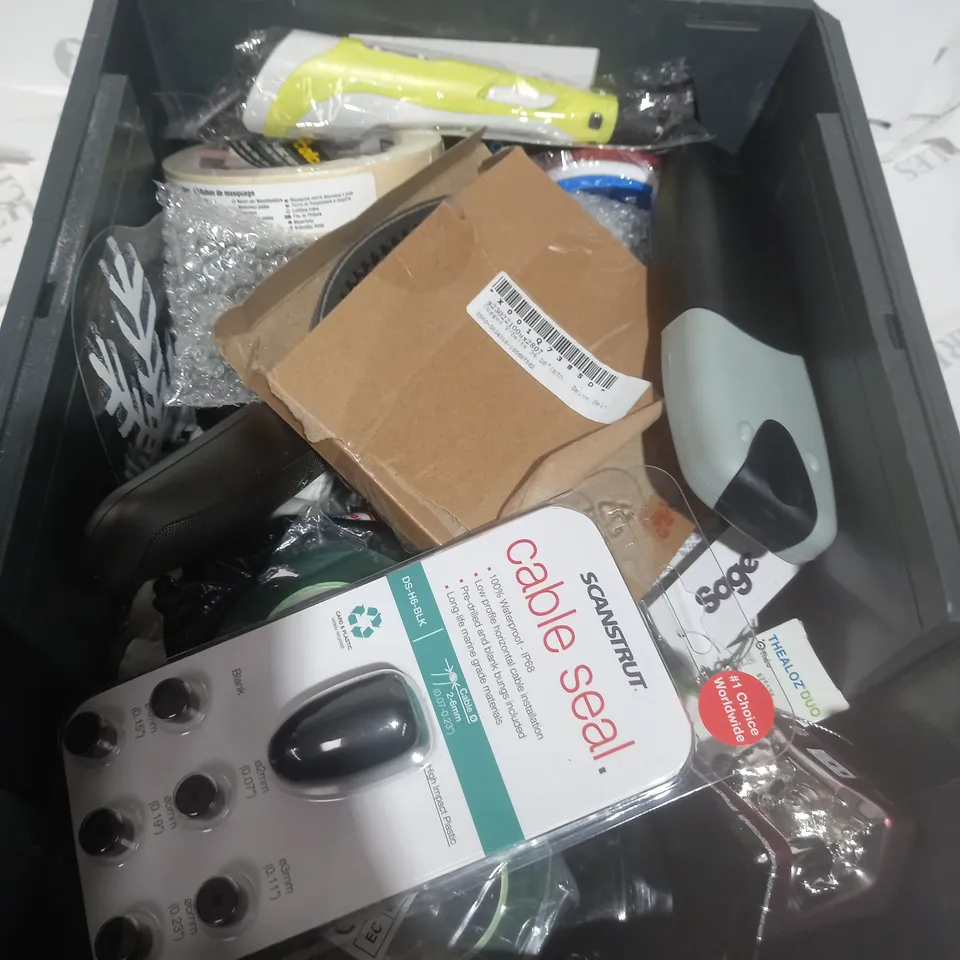 BOX OF APPROXIMATELY 15 ASSORTED ITEMS TO INCLUDE - CABLE SEAL, CAN COVERS, COFFEE MACHINE ORNAMENT ETC