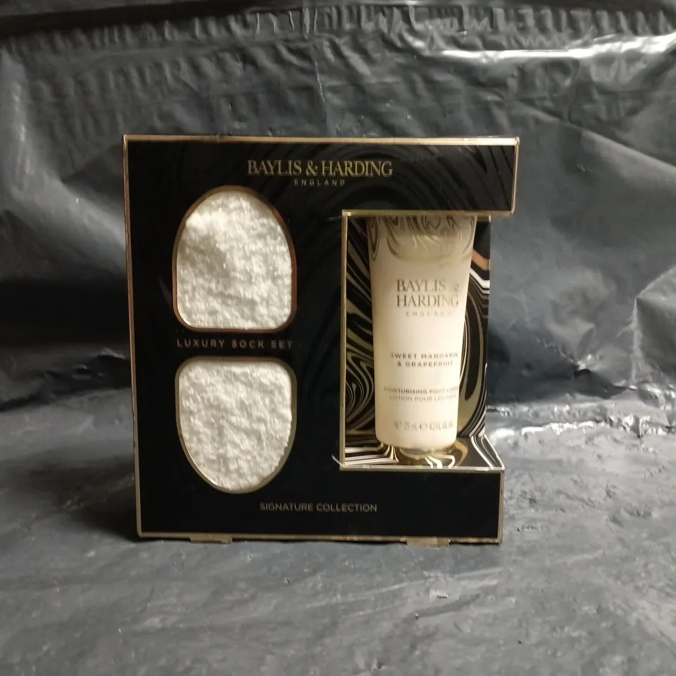 BAYLIS & HARDING SIGNATURE COLLECTION LUXURY SOCK SET