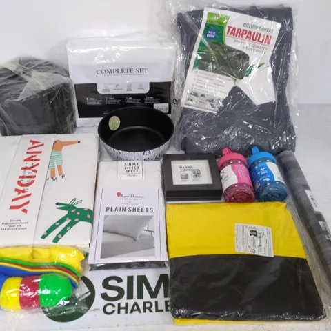 LOT OF APPROXIMATELY 35 ASSORTED HOUSEHOLD ITEMS TO INCLUDE TARPAULIN, RIBBA PICTURE FRAMES AND LAWN EDGING
