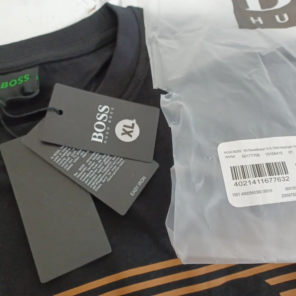 HUGO BOSS BLACK T-SHIRT - XL