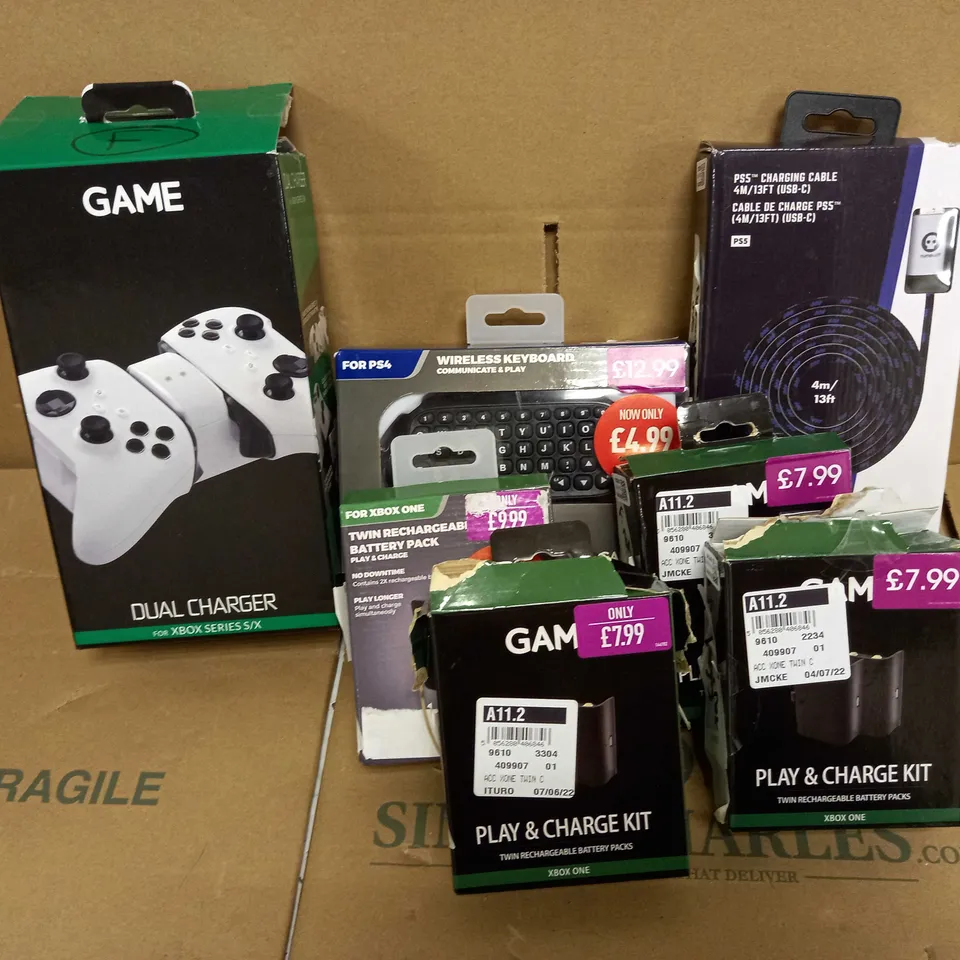 LOT OF 7 ITEMS INCLUDING XBOX CONTROLLER DUAL CHARGER, PS5 CONTROLLER CHARGING CABLE, PS4 WIRELESS KEYBOARD