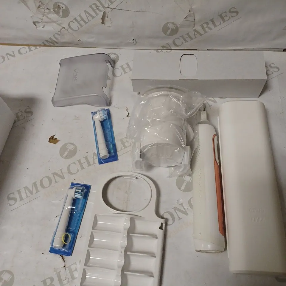 ORAL-B GENIUS 8000 ELECTRIC TOOTHBRUSH 