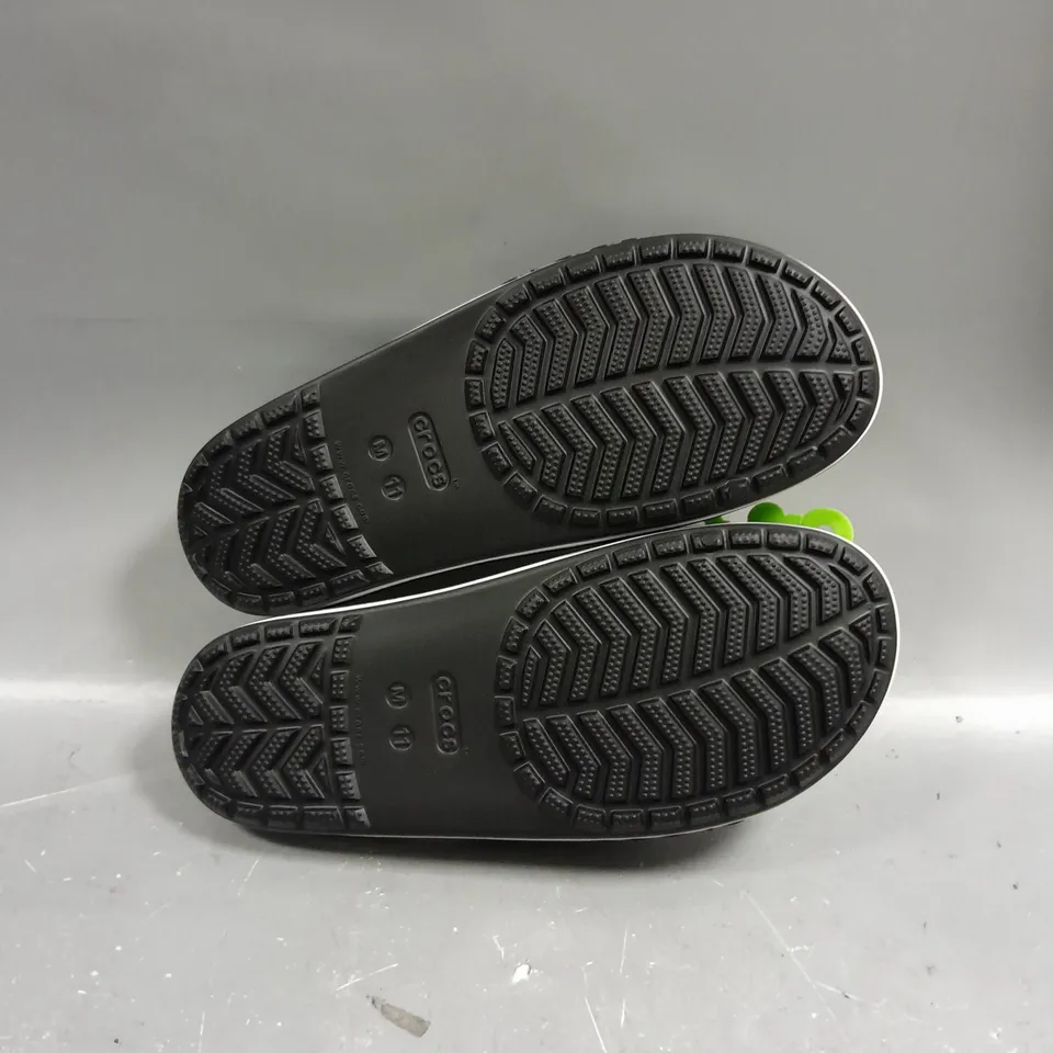 PAIR OF CROCS BAYABAND SLIDERS - 11