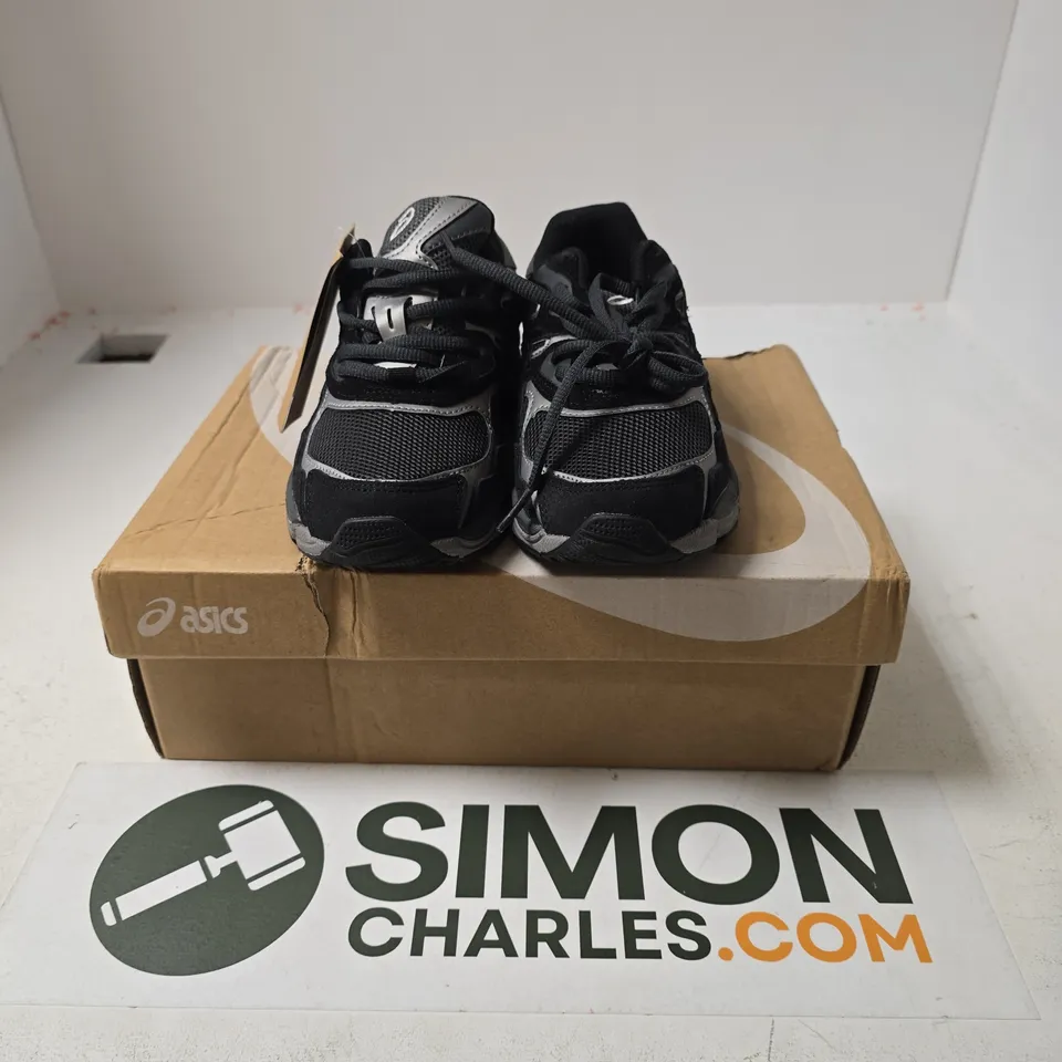 BOXED PAIR OF ASICS GEL NYC TRAINERS IN GREY - UK 3