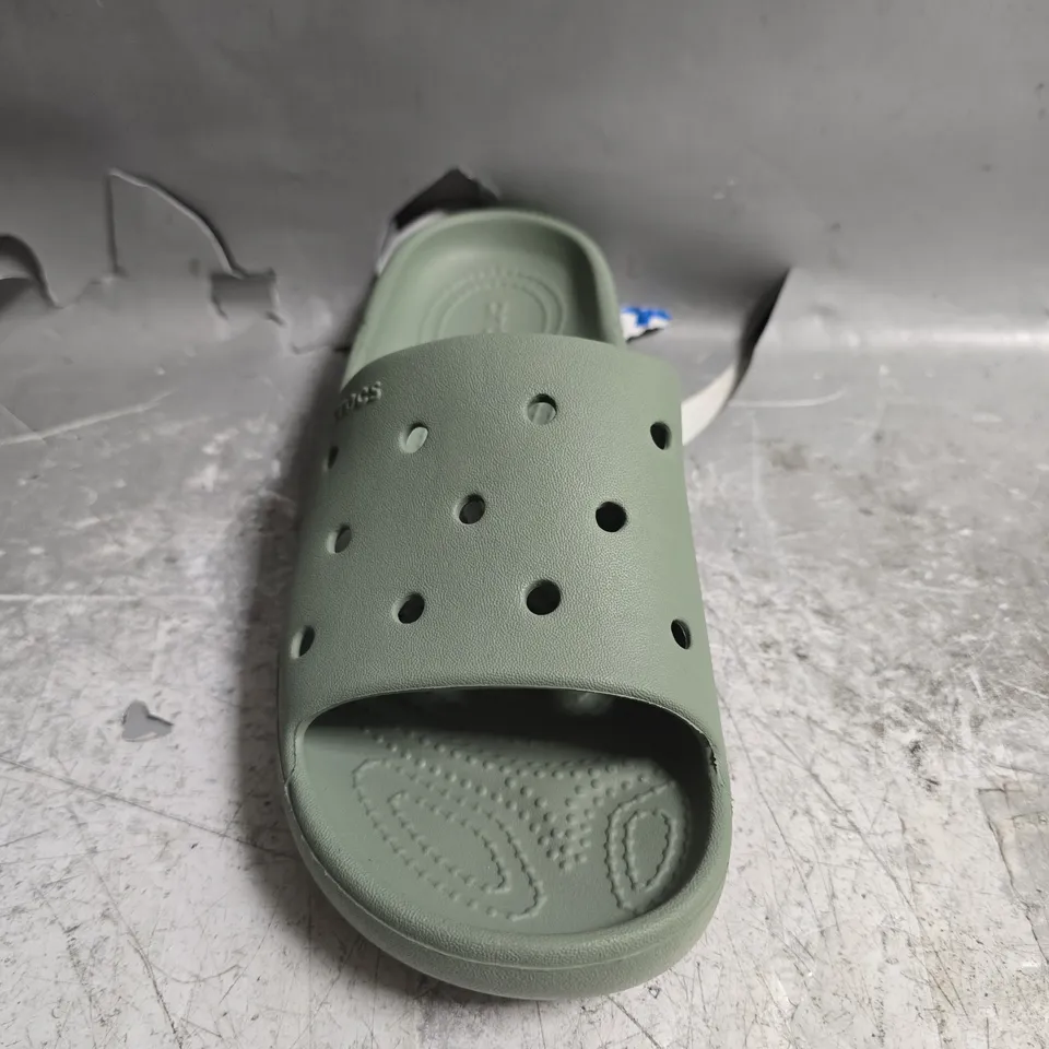 UNBOXED PAIR OF CROCS CLASSIC SLIDES V2 IN GREEN - UK M4/W5