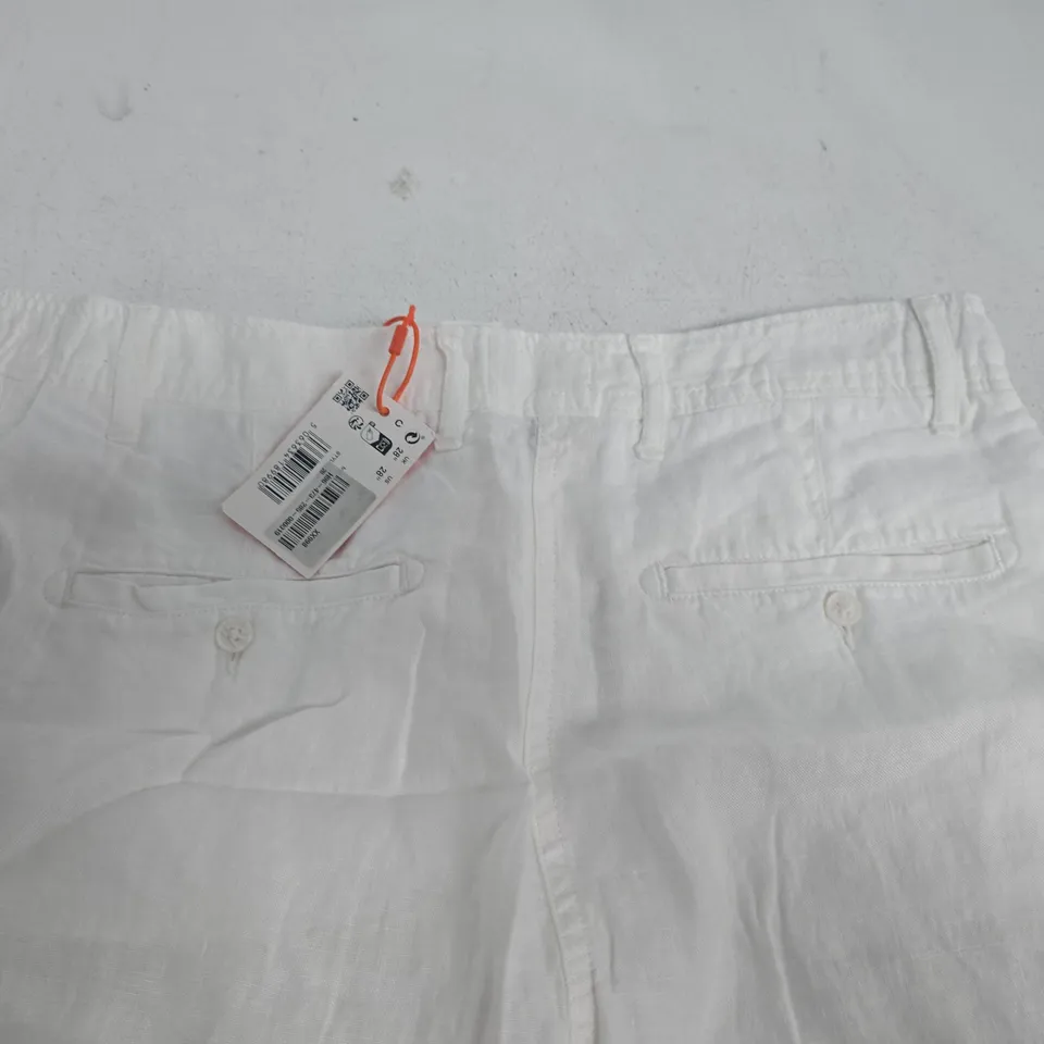 SUPERDRY WHITE SHORTS - UK 28"
