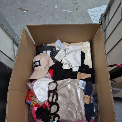 APROXIMATLY 25 ITEMS TOPS,PANTS AND DRESSES ECT