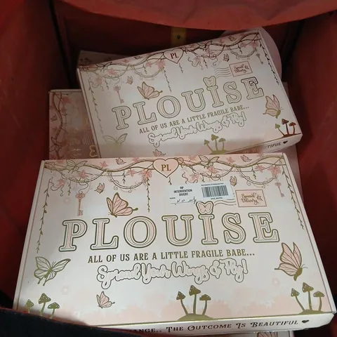 APPROXIMATELY 20 PLOUISE GIFT BOX PACKAGING- NO COSMETICS PRODUCTS PACKAGING ONLY