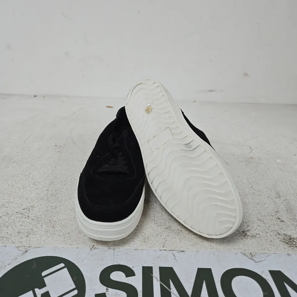 HUSH PUPPIES UK 5 BLACK SUEDE SNEAKERS WITH WHITE PLATFORM SOLE 