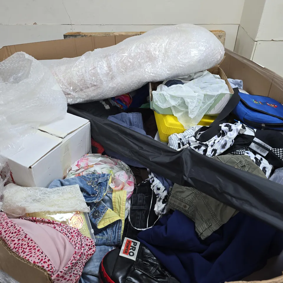 PALLET OF APPROX 100 ASSORTED ITEMS TO INLUDE SHOES , CLOTHING AND BOOKS