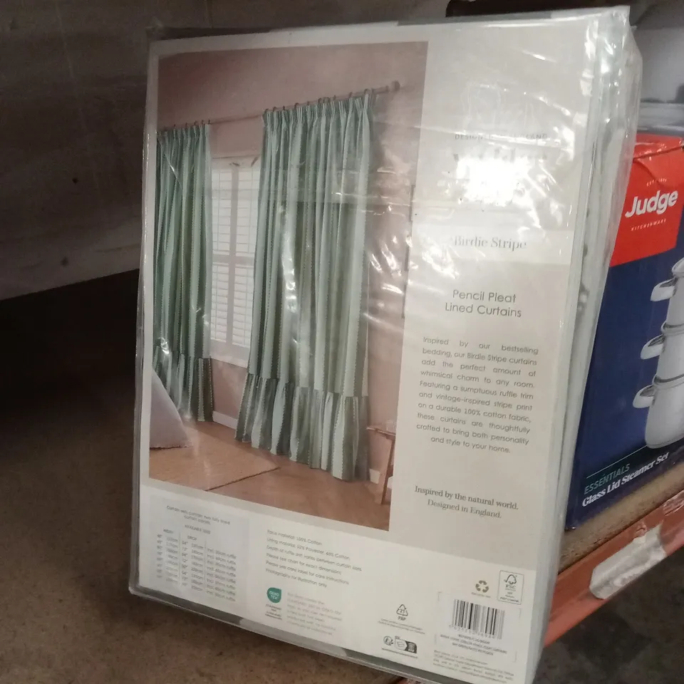 BAGGED WYLDER BIRDIE STRIPE PENCIL PLEAT LINED CURTAINS - GREEN // SIZE: 229cm x 229cm