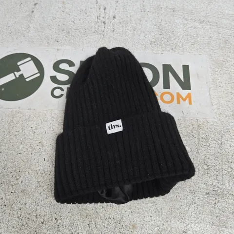 THE BIG SILK BLACK KNIT BEANIE HAT – TBS. LABEL