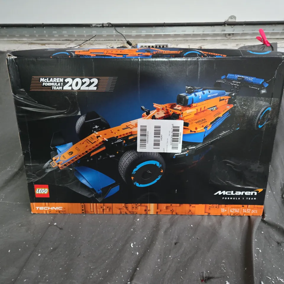 BOXED LEGO TECHNIC MCLAREN FORMULA 1 RACE CAR 2022 (42141) RRP £169.99