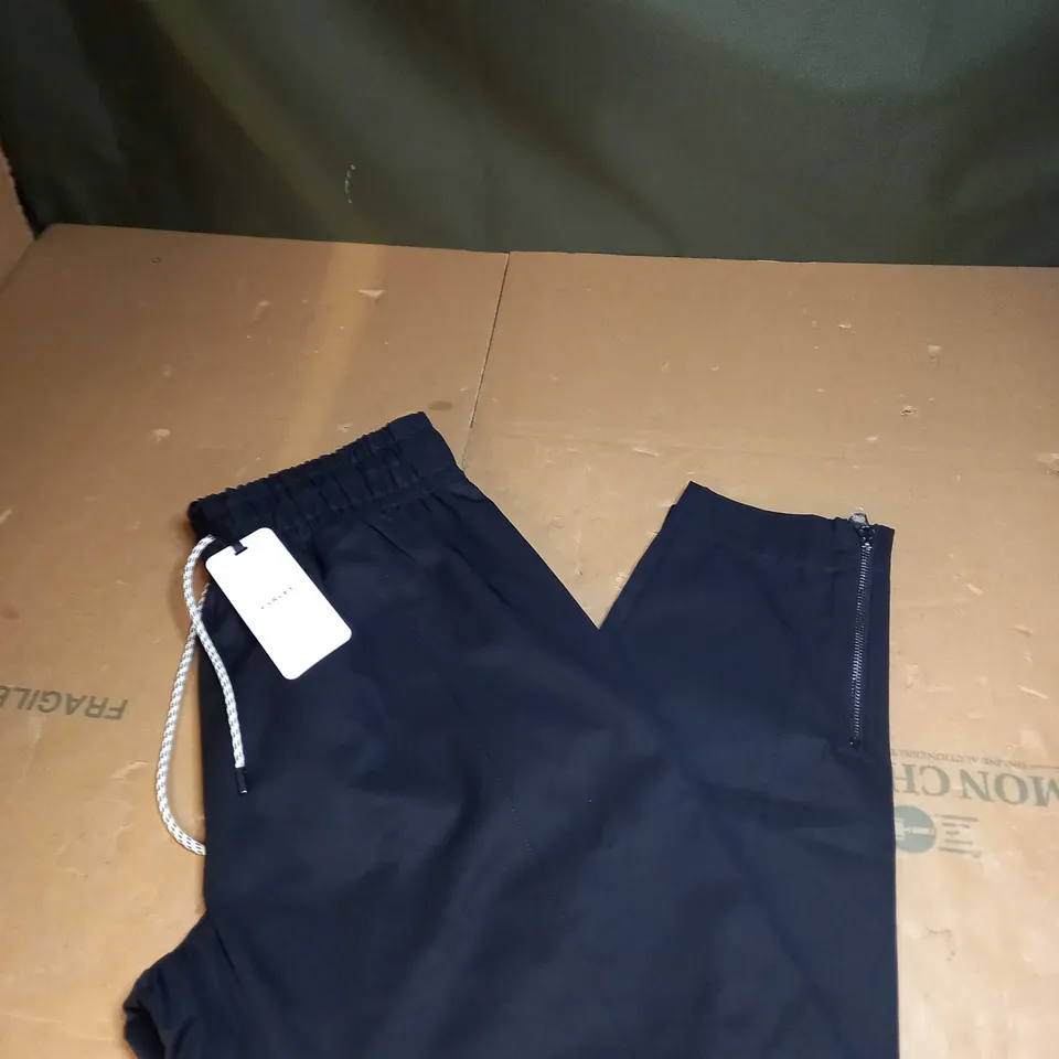 VARLEY EASTWOOD CARGO PANTS SIZE M