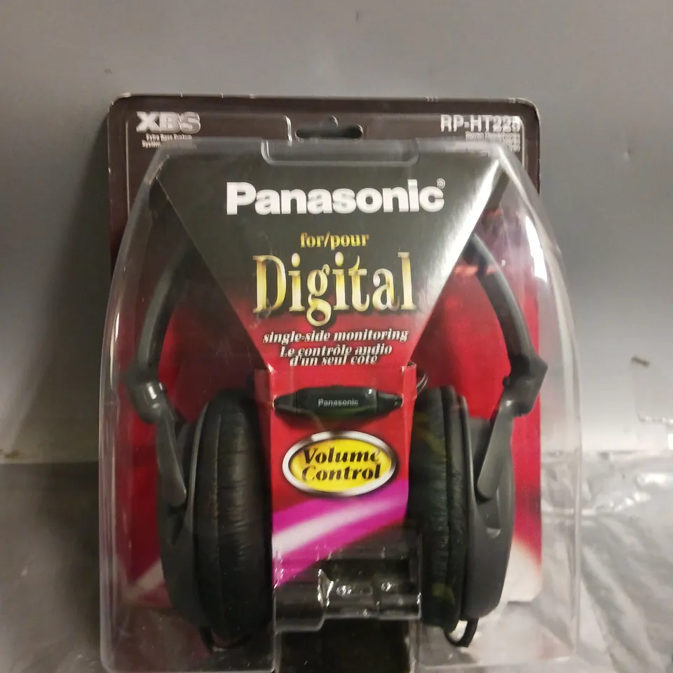 BOXED PANASONIC RP-HT225 HEADPHONES