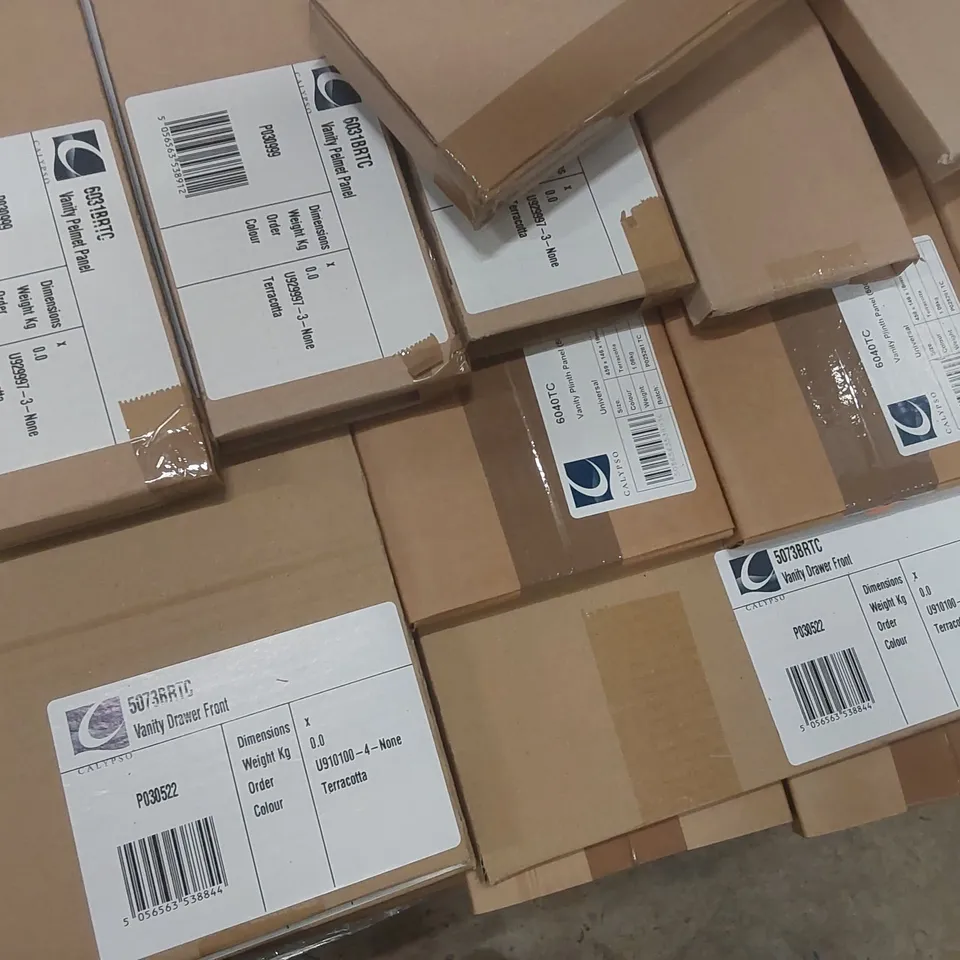 PALLET CONTAINING A LARGE QUANTITY OF ASSORTED BATHROOM FURNITURE PANELS INCLUDING: VANITY PLINTH PANELS, VANITY DRAWER FRONT, VANITY PELMET PANEL ECT