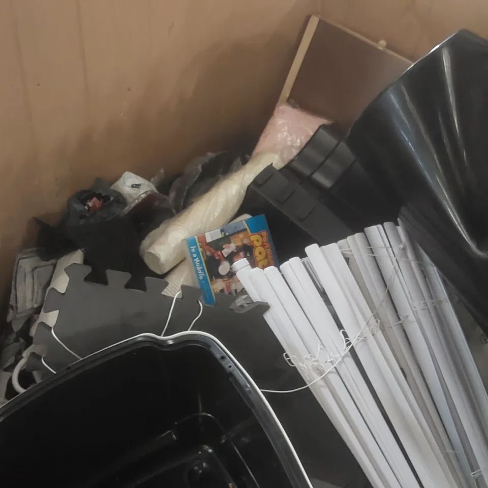 PALLET CONTAINING A VERY LARGE QUANTITY OF ASSORTED CONSUMER PRODUCTS INCLUDING: DISPOSABLE CUPS, BLINDS, SHOES, DVD ECT