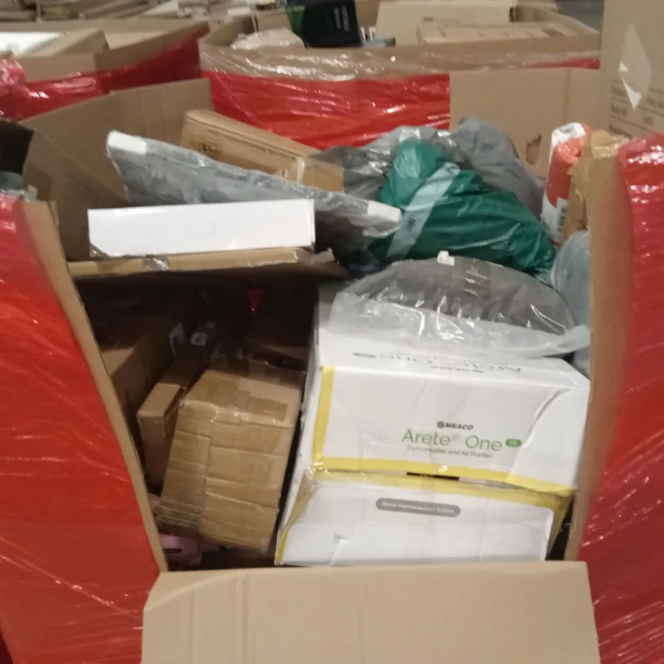 PALLET OF ASSORTED HOUSEHOLD GOODS AND PRODUCTS TO INCLUDE; INTERLOCKING MATS, GARDEN SPRINKLER, WEED SWEEPER ETC