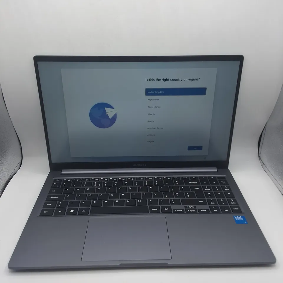 BOXED SAMSUNG GALAXY BOOK4 INTEL CORE I3 LAPTOP - NP750XGK-KG4UK