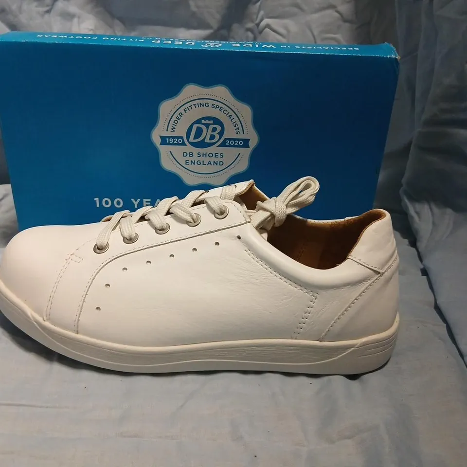 DB SHOES SINEAD WHITE LEATHER SNEAKERS – UK 6