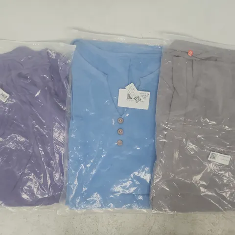 APPROXIMATELY 20 ASSORTED CLOTHING AND FASHION PRODUCTS IN VARIOUS STYLES AND SIZES - COLLECTION ONLY