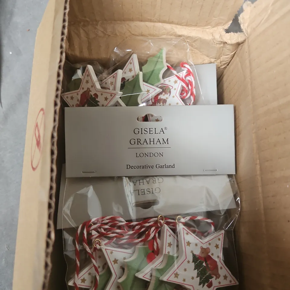 APPROXIMATELY 10 BOXES OF GISELA GRAHAM DECORATIVE GARLANDS - 6 PACKS PER BOX 